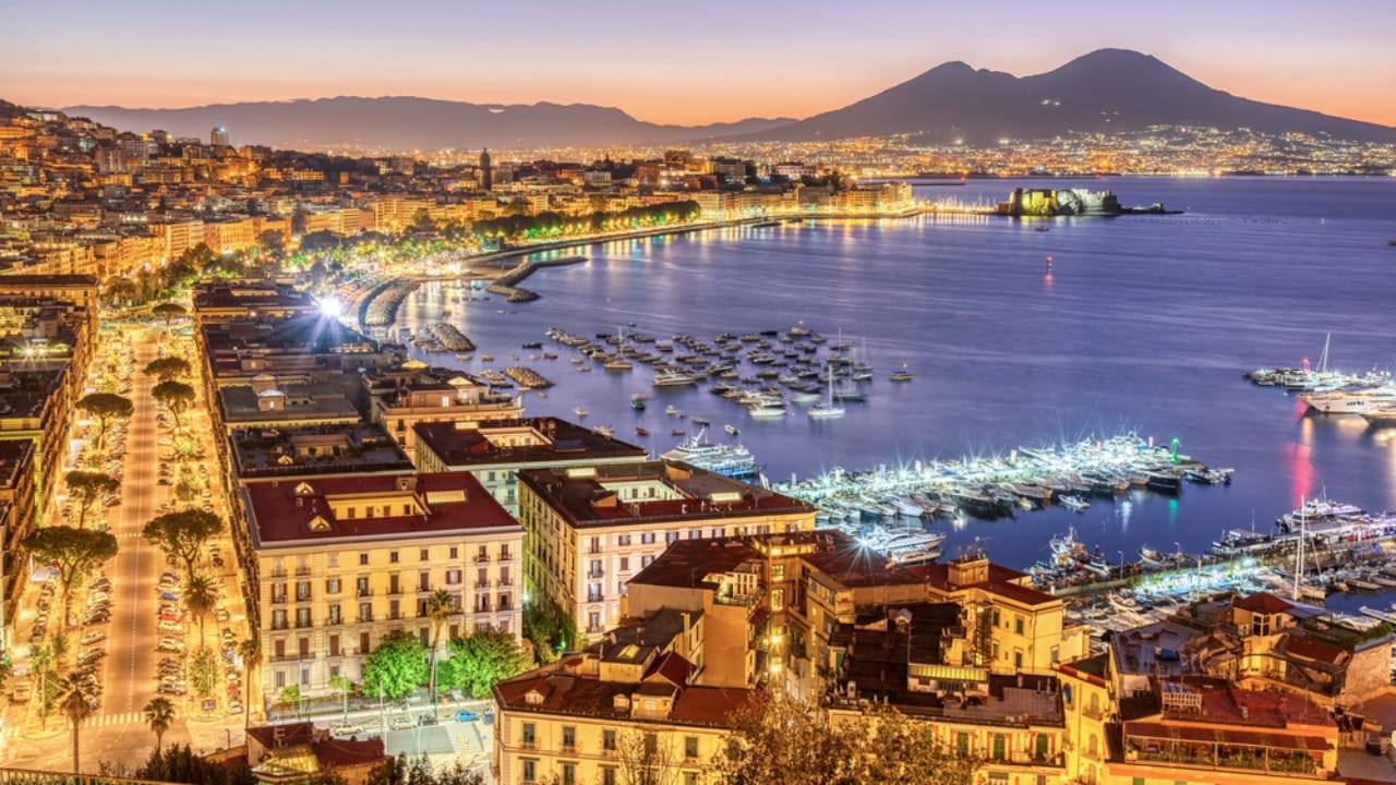 The 14 Hottest Suburbs in Florida’s Red-Hot Housing Market 5 The 14 Hottest Suburbs in Florida’s Red-Hot Housing Market - Naples dp314520136 dnoh