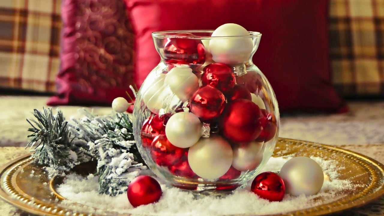 Don’t Toss Those Ornaments: 6 Ways to Upcycle Holiday Treasures 3 Don’t Toss Those Ornaments: 6 Ways to Upcycle Holiday Treasures - Ornament centerpiece ss732364993 degm