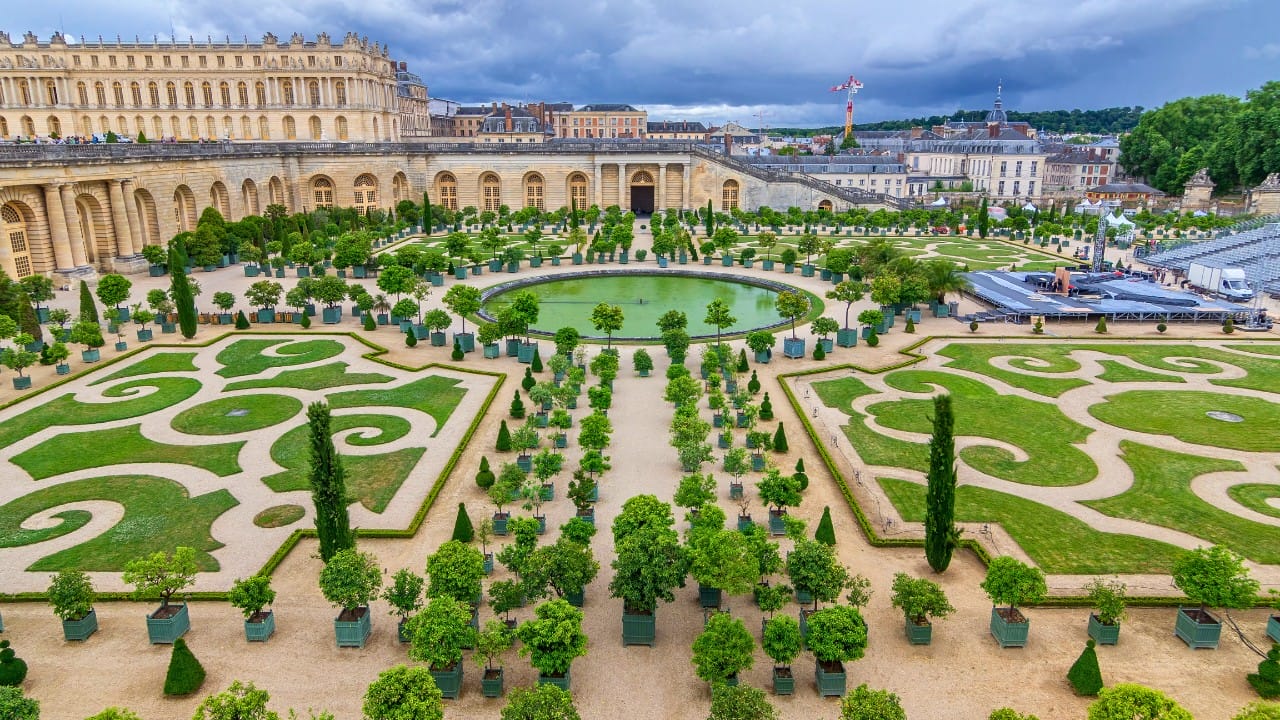 10 Famous Castles & Their Magical, Must-See Gardens - Palace of Versailles ss2440063467 degm