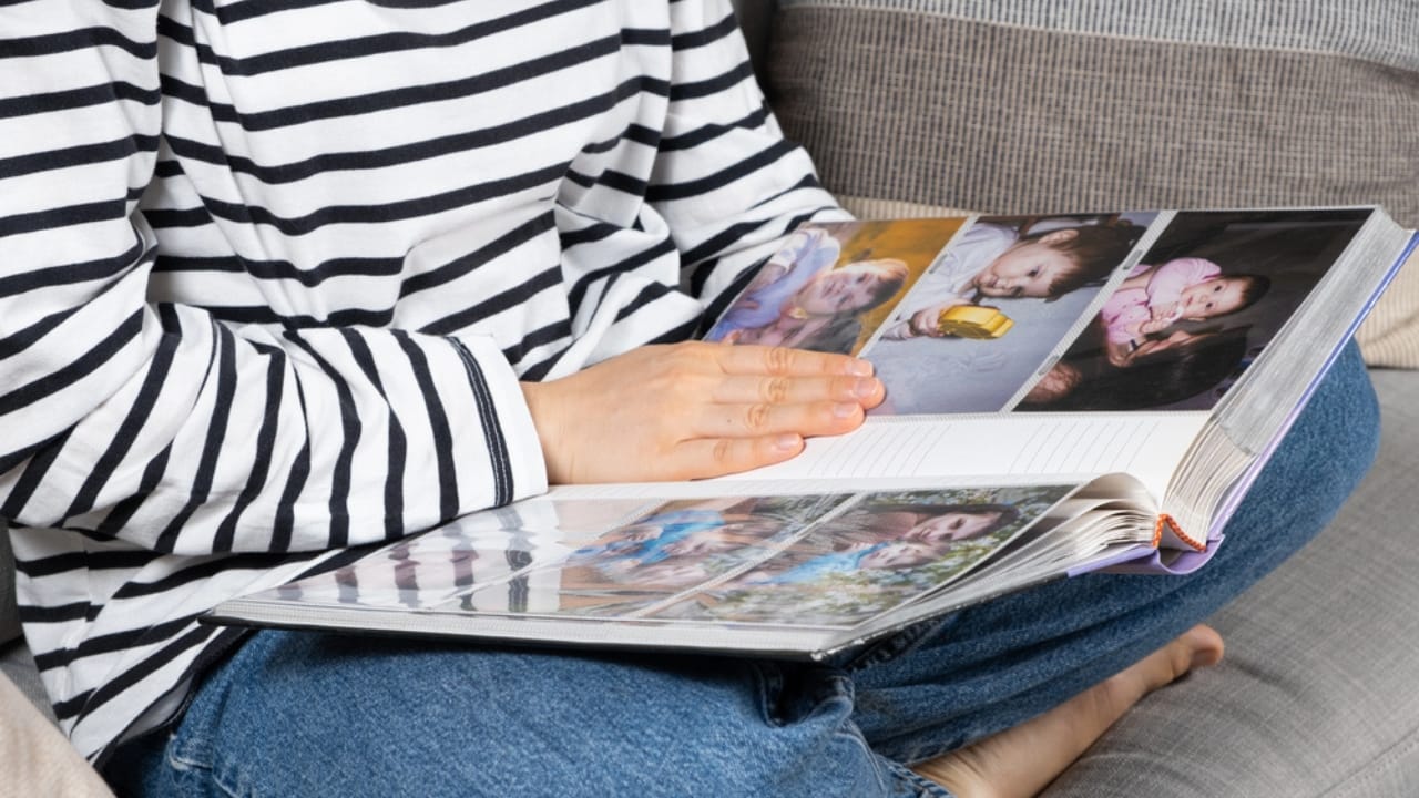 Don’t Toss These 16 Things When Decluttering—You Might Regret It Later 12 Don’t Toss These 16 Things When Decluttering—You Might Regret It Later - Photographs Album dp737398830 dnoh