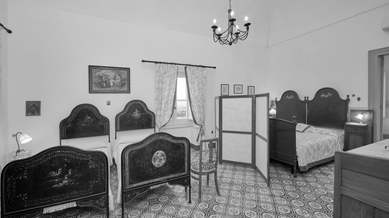 15 Unique Features Found Only in Pre-1900s Homes 15 15 Unique Features Found Only in Pre-1900s Homes - Servants Quarters Hidden Spaces dp526076598 dnoh