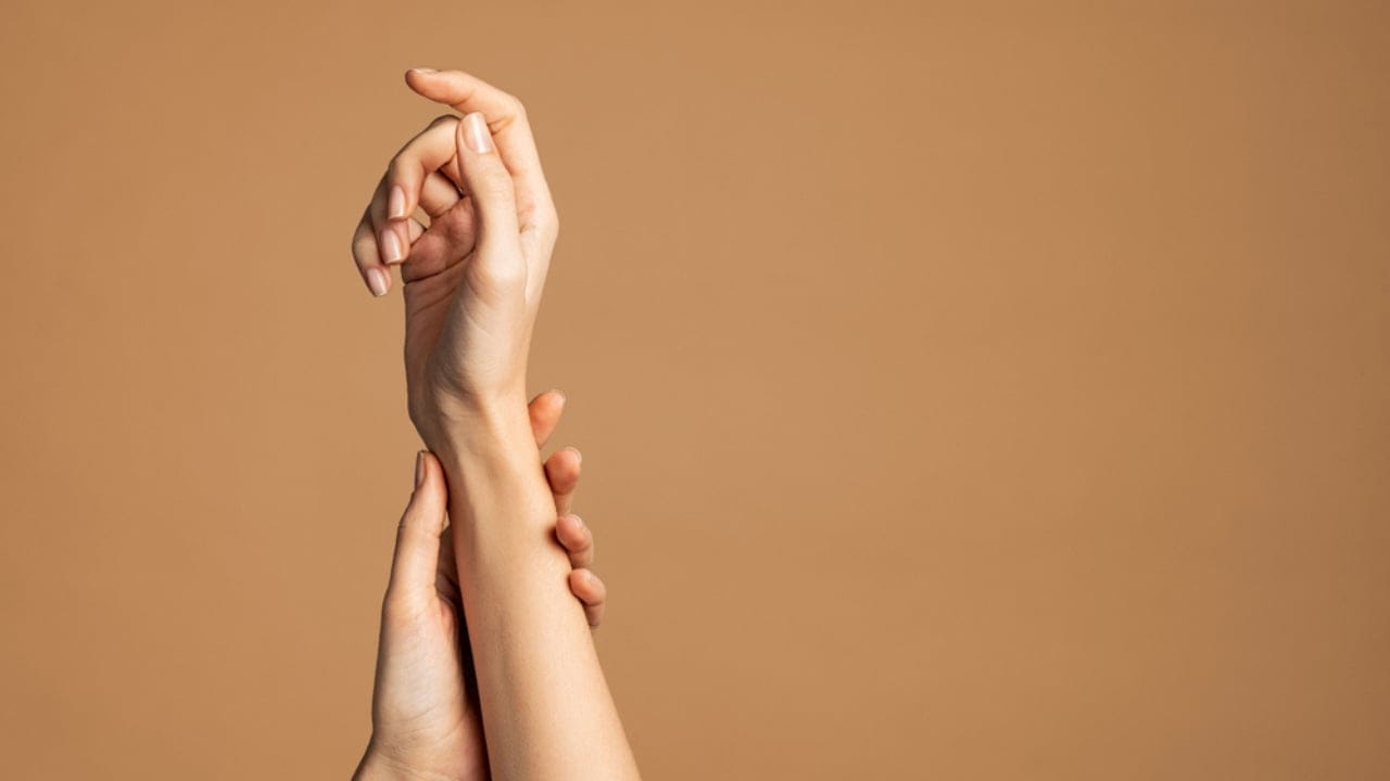 Fig Leaves Are the New Superfood: 4 Key Benefits 6 Fig Leaves Are the New Superfood: 4 Key Benefits - Supports Skin Health ss1973009384 dnoh