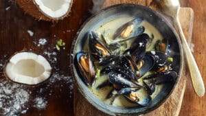 Thai-Style Mussels Recipe for a Delicious Seafood Dinner 1 Thai-Style Mussels Recipe for a Delicious Seafood Dinner - Thai Style Mussels With Coconut Lemongrass 1