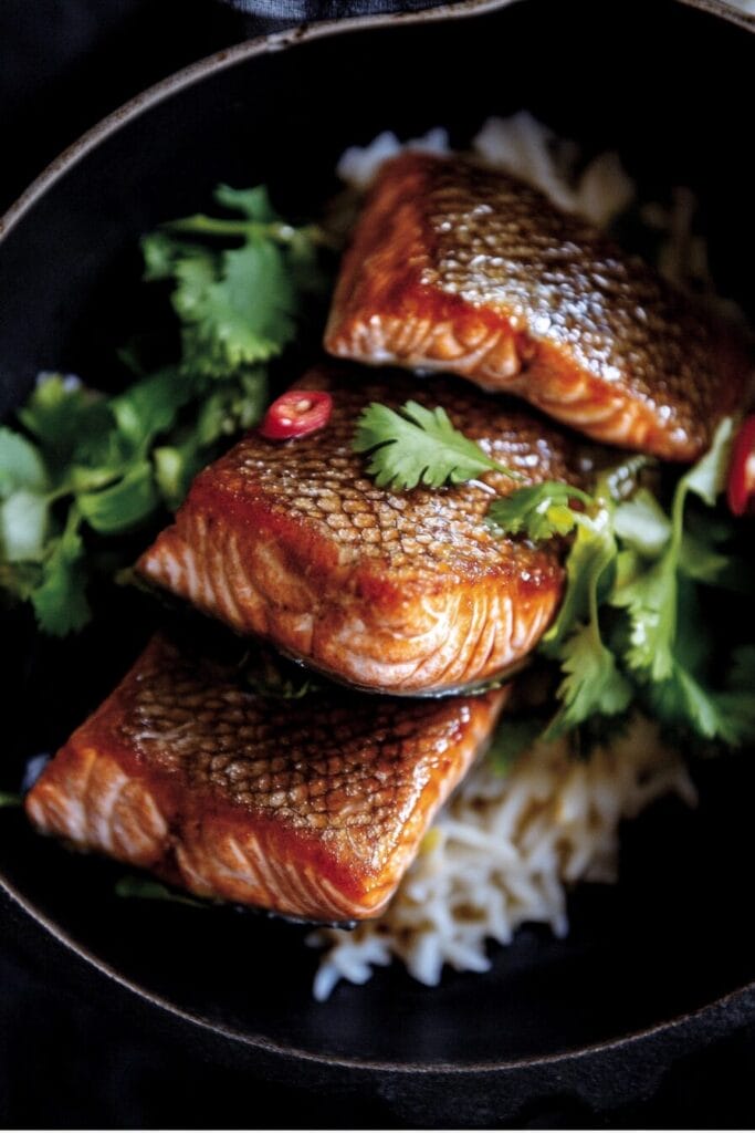 Make Dinner Unforgettable with Vietnamese Caramel Salmon 4 Make Dinner Unforgettable with Vietnamese Caramel Salmon - Vietnamese Caramel salmon pin v