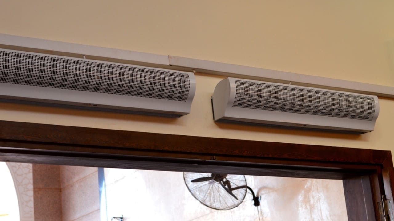 14 Instant Fixes to Keep Flies Away From Your Outdoor Spaces 8 14 Instant Fixes to Keep Flies Away From Your Outdoor Spaces - air curtains for door ss2363719019 dpdgm