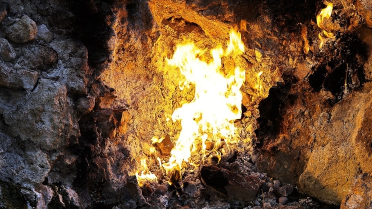 15 Survival Myths That Could Cost You Your Life 9 15 Survival Myths That Could Cost You Your Life - fire in cave ss2358127661 dnoh