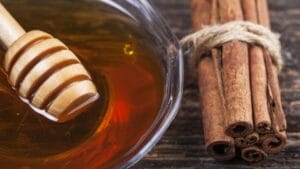 Nature's Perfect Pair: The Hidden Potential of Honey and Cinnamon 1 Nature's Perfect Pair: The Hidden Potential of Honey and Cinnamon - honey and cinnamon ss524597692 dpdgm