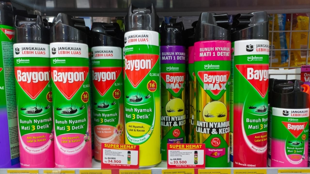 Protect Your Pet: 18 Hidden Dangers in Common Cleaners 15 Protect Your Pet: 18 Hidden Dangers in Common Cleaners - insecticide ss2521980093 dpdgm