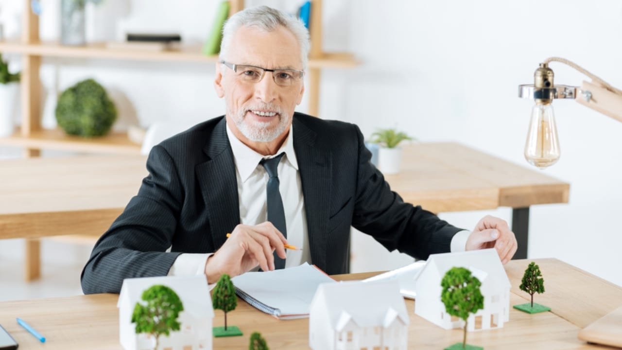 17 Reasons Baby Boomers Aren’t Joining the Downsizing Trend 5 17 Reasons Baby Boomers Aren’t Joining the Downsizing Trend - mortgage home ss778109005 dnoh