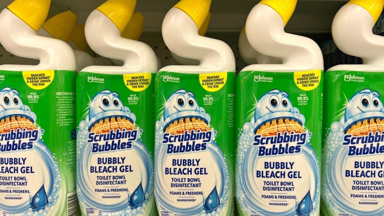 Protect Your Pet: 18 Hidden Dangers in Common Cleaners 3 Protect Your Pet: 18 Hidden Dangers in Common Cleaners - scrubbing bubbles ss2225957121 dpdgm