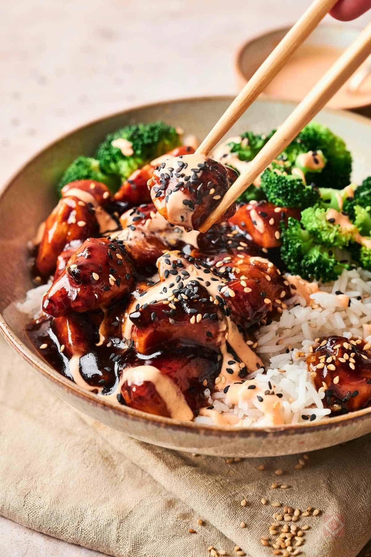 Sticky Chicken Rice Bowls That's Better Than Takeout 2 Sticky Chicken Rice Bowls That's Better Than Takeout - sticky chicken rice bowl 8