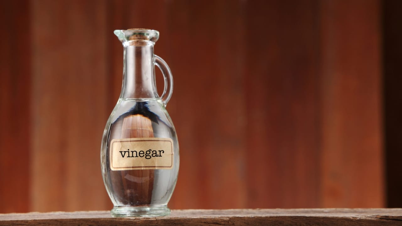 No Chemicals, No Molehills: Why Vinegar Works 6 No Chemicals, No Molehills: Why Vinegar Works - vinegar dp138923448 dnoh