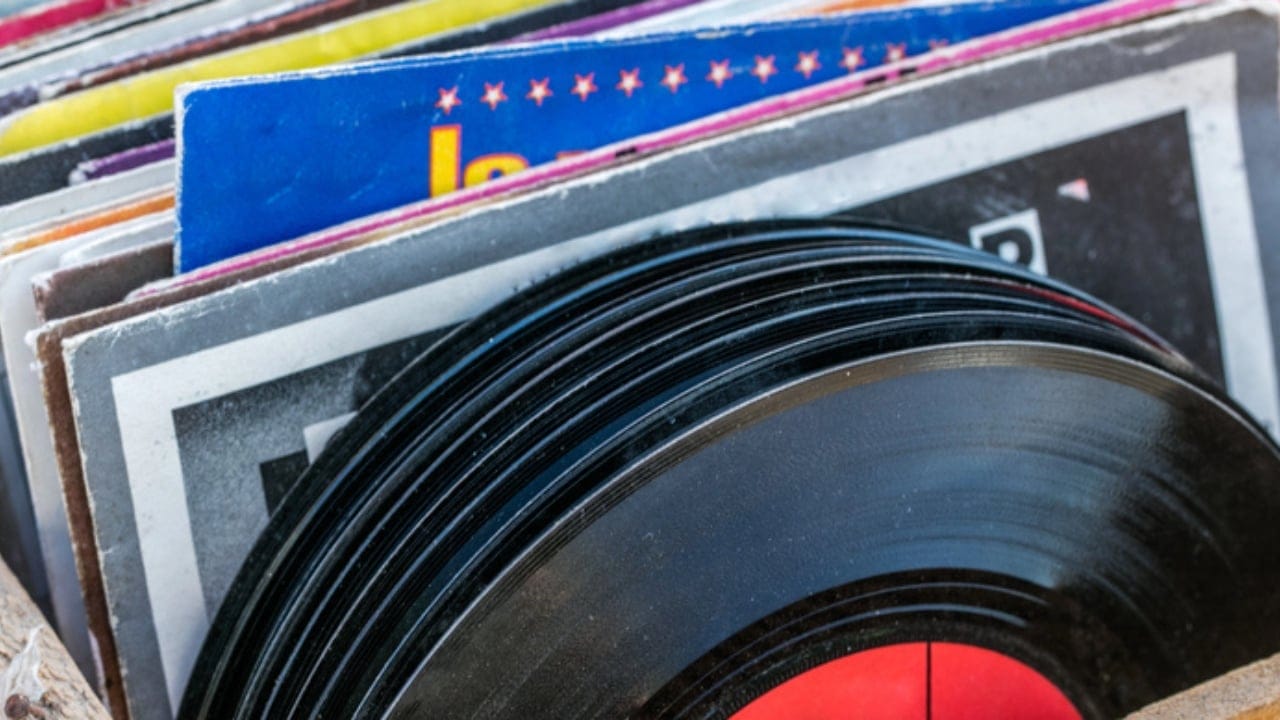 Don&rsquo;t Toss These 16 Things When Decluttering&mdash;You Might Regret It Later - vinyls dp161460388 dnoh