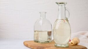 How to Make White Vinegar From Scratch—and Why It Matters 1 How to Make White Vinegar From Scratch—and Why It Matters - white vinegar ss2449984277dnoh