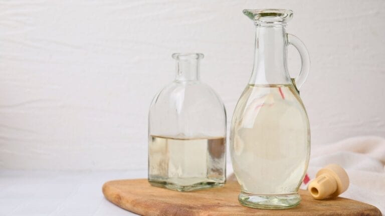 How to Make White Vinegar From Scratch—and Why It Matters 1 How to Make White Vinegar From Scratch—and Why It Matters - white vinegar ss2449984277dnoh