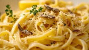 Make This Anchovy Fettuccine Recipe for Dinner in 20 Minutes 1 Make This Anchovy Fettuccine Recipe for Dinner in 20 Minutes - Anchovy Fettuccine midia