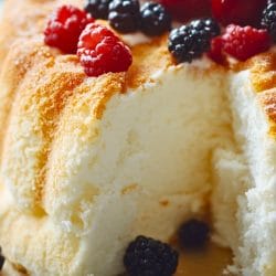 Light & Airy Angel’s Food Cake Recipe 5 Light & Airy Angel’s Food Cake Recipe - Angels Food Cake midia
