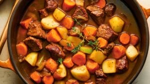 Tender & Flavorful Apple Cider Beef Stew Recipe 1 Tender & Flavorful Apple Cider Beef Stew Recipe - Apple Cider Beef Stew midia