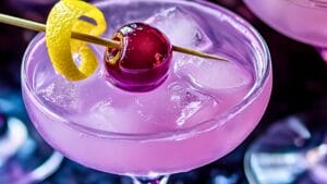 Classic Cocktail Recipe: How to Make the Aviation 1 Classic Cocktail Recipe: How to Make the Aviation - Aviation Cocktail midia