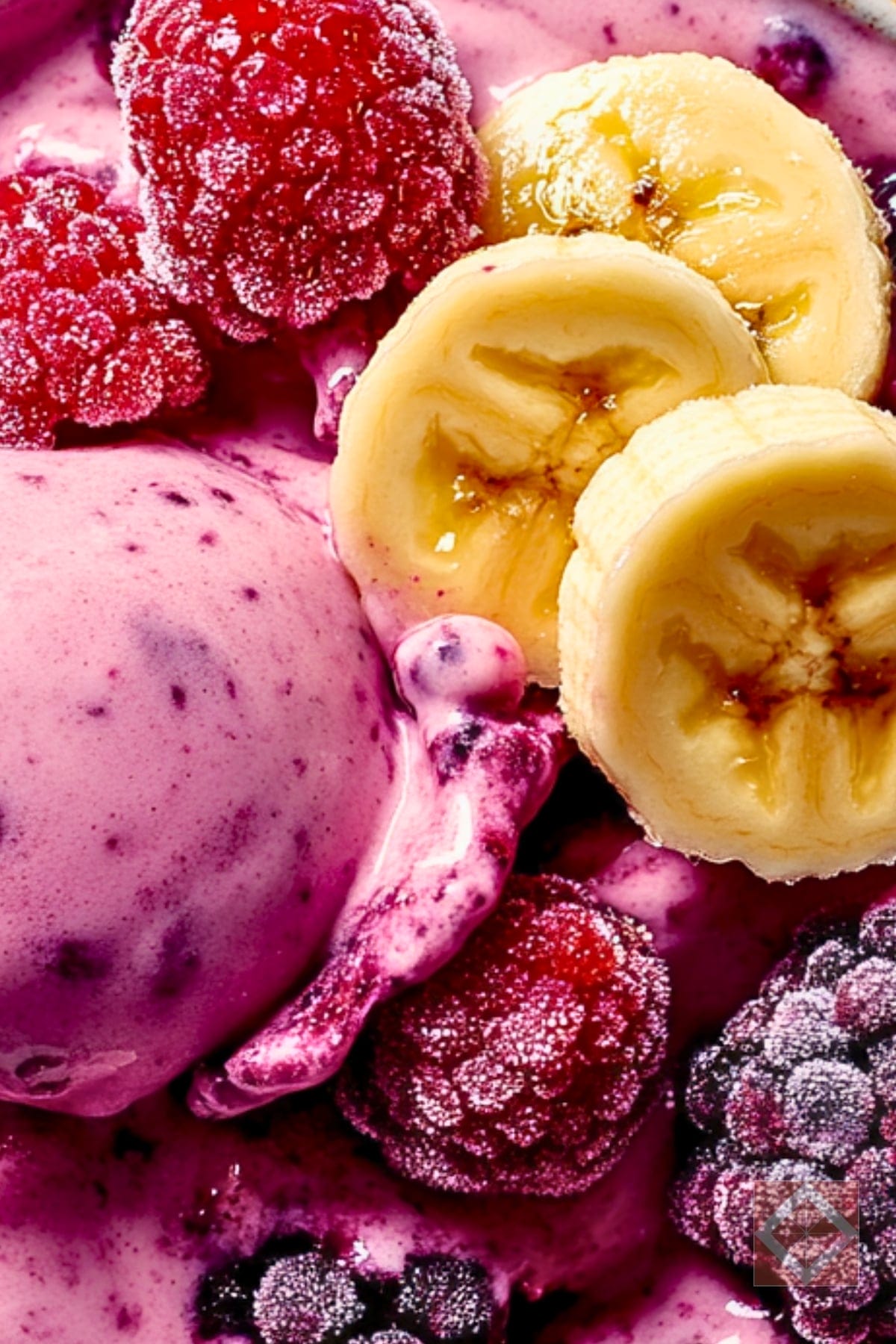Dairy-Free Banana Berry Nice Cream You Can Make at Home 3 Dairy-Free Banana Berry Nice Cream You Can Make at Home - Banana Berry Nice Cream pin 1 midia