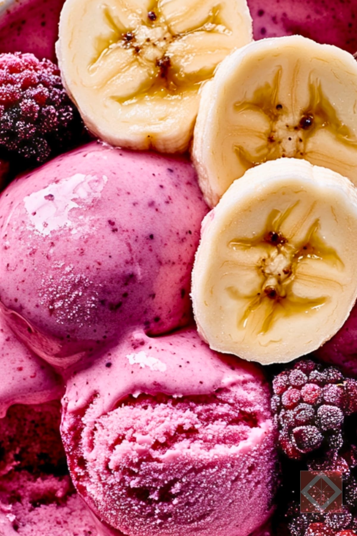 Dairy-Free Banana Berry Nice Cream You Can Make at Home 4 Dairy-Free Banana Berry Nice Cream You Can Make at Home - Banana Berry Nice Cream pin 2 midia