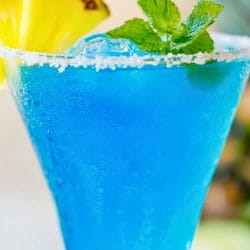Blue Hawaiian: A Taste of Tropical Paradise 5 Blue Hawaiian: A Taste of Tropical Paradise - Blue Hawaiian Cocktail midia