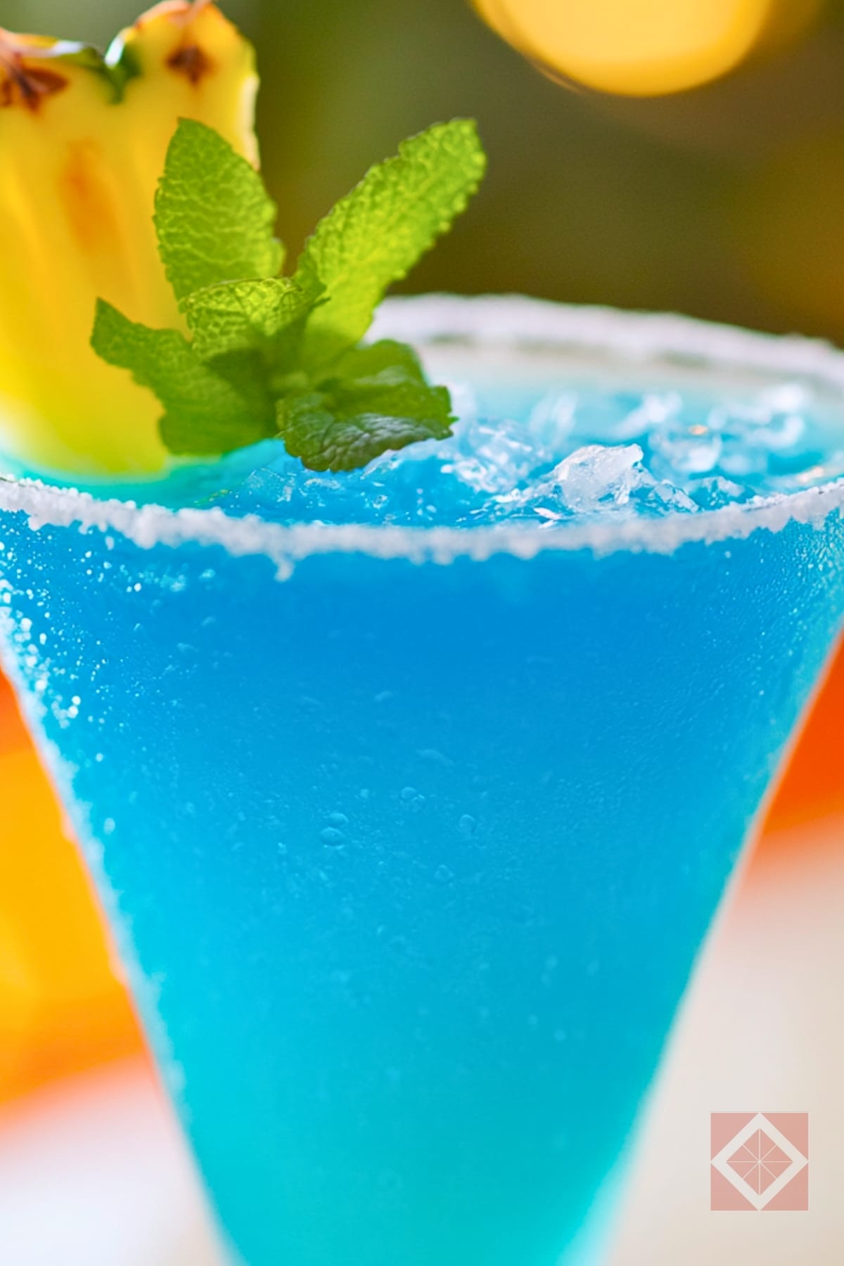 Blue Hawaiian: A Taste of Tropical Paradise 4 Blue Hawaiian: A Taste of Tropical Paradise - Blue Hawaiian Cocktail pin 2 midia