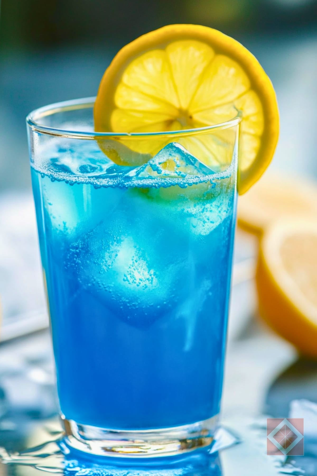 The Perfect Blue Lagoon for Your Next Celebration 4 The Perfect Blue Lagoon for Your Next Celebration - Blue Lagoon Cocktail pin 2 midia