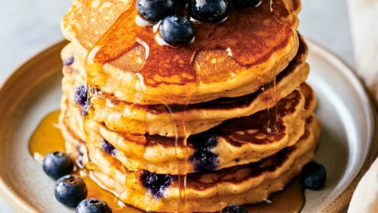 The Only Blueberry Pancake Recipe You’ll Need for Healthy Eating 5 The Only Blueberry Pancake Recipe You’ll Need for Healthy Eating - Blueberry Pancakes midia