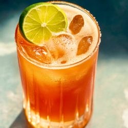 A Citrusy, Spicy Bodega Dog for Your Next Happy Hour 5 A Citrusy, Spicy Bodega Dog for Your Next Happy Hour - Bodega Dog Cocktail midia