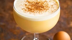 How to Make a Brandy Flip Cocktail 1 How to Make a Brandy Flip Cocktail - Brandy Flip Cocktail midia