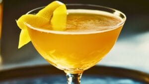 Refreshing Cocktail Recipes: Try the Champs Élysées 1 Refreshing Cocktail Recipes: Try the Champs Élysées - Champs Elysees midia