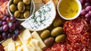 Create a Beautiful Cheese Board for Your Next Party 1 Create a Beautiful Cheese Board for Your Next Party - Cheese Board midia