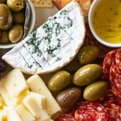 Create a Beautiful Cheese Board for Your Next Party 5 Create a Beautiful Cheese Board for Your Next Party - Cheese Board midia