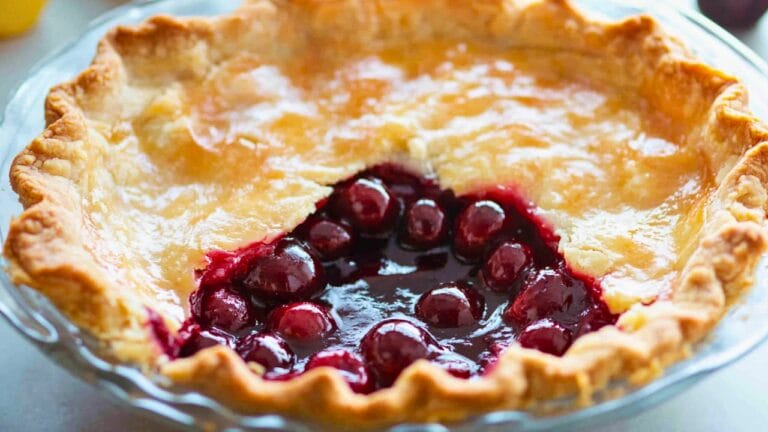 Classic Cherry Pie Recipe Perfect for Dessert - Cherry Pie midia