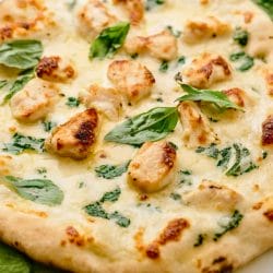 Delicious Chicken Alfredo Pizza Made Easy on Blackstone Oven 5 Delicious Chicken Alfredo Pizza Made Easy on Blackstone Oven - Chicken Alfredo Pizza midia