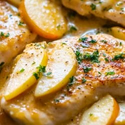 Simple Chicken Fricassee with Apples One-Pot Recipe Made Right 5 Simple Chicken Fricassee with Apples One-Pot Recipe Made Right - Chicken Fricassee with Apples midia