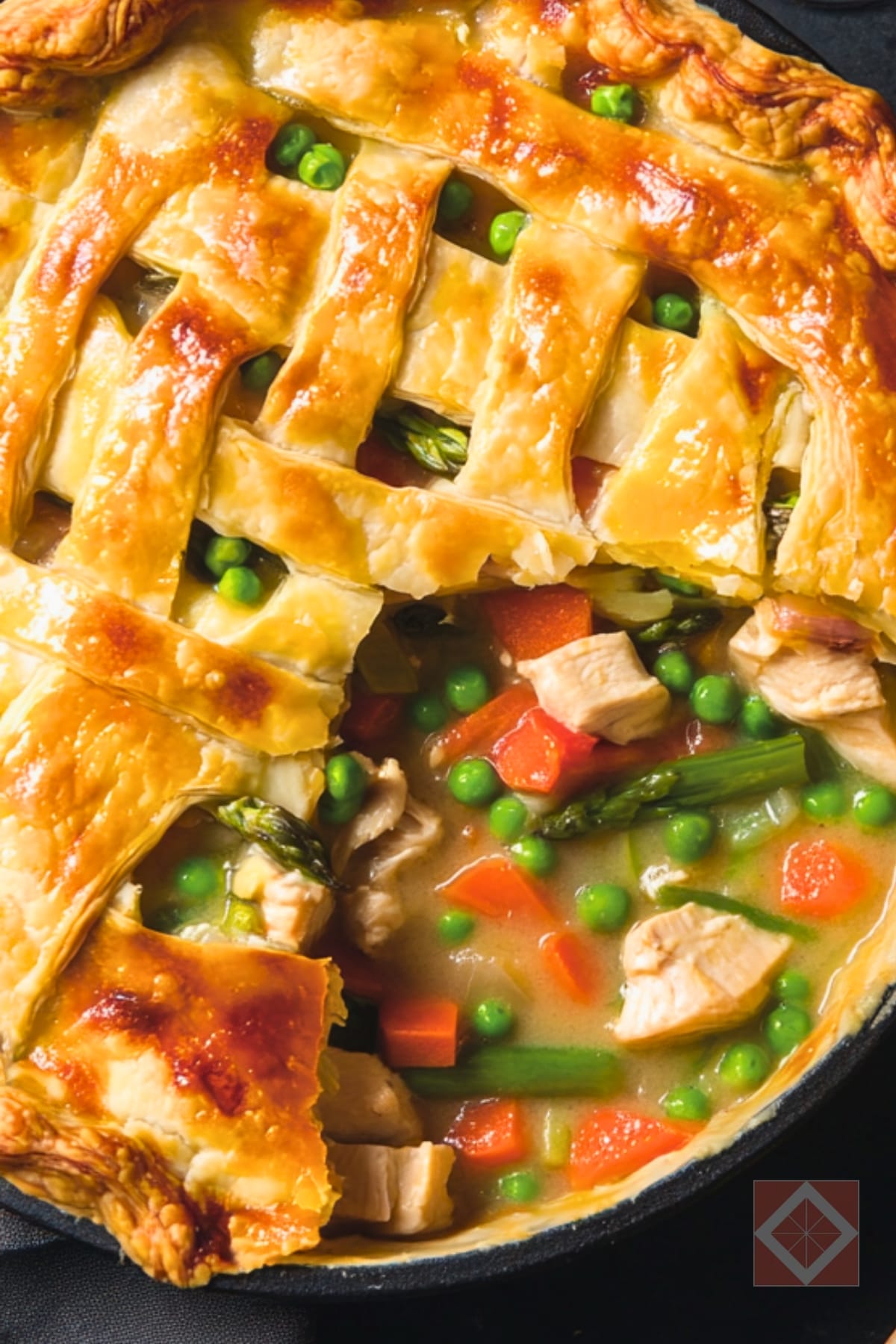 Chicken Pot Pie with Spring Vegetables One-Pot Recipe Made Simple 2 Chicken Pot Pie with Spring Vegetables One-Pot Recipe Made Simple - Chicken Pot Pie with Spring Vegetables pin 1 midia