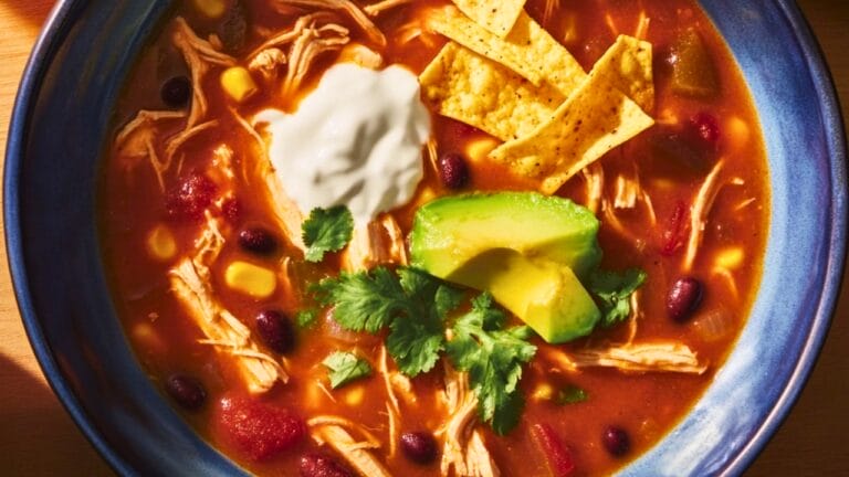A Hearty Chicken Tortilla Soup You’ll Crave 1 A Hearty Chicken Tortilla Soup You’ll Crave - Chicken Tortilla Soup midia 1