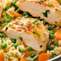 Easy Chicken & Rice with Carrots & Peas One-Pot Recipe for Families 5 Easy Chicken & Rice with Carrots & Peas One-Pot Recipe for Families - Chicken and Rice with Carrots and Peas midia