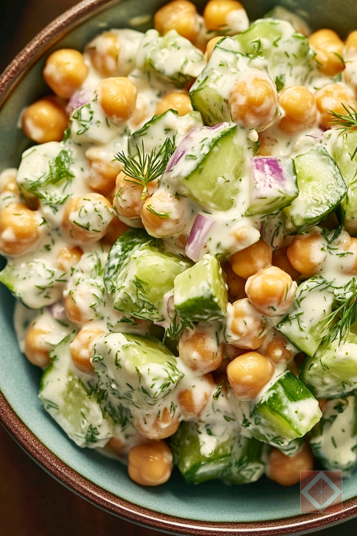 Creamy Chickpea Salad for a Quick Lunch 3 Creamy Chickpea Salad for a Quick Lunch - Chickpea and Cucumber Salad with Creamy Yogurt Dressing pin 1 midia