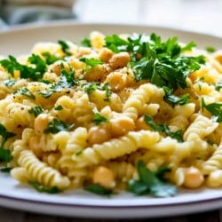 Chickpea & Parsley Pasta: A Heart-Healthy Dinner Idea 5 Chickpea & Parsley Pasta: A Heart-Healthy Dinner Idea - Chickpea and Parsley Pasta midia
