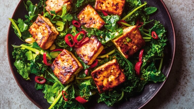 Make Dinner Easy with This Chile & Ginger-Fried Tofu Salad 5 Make Dinner Easy with This Chile & Ginger-Fried Tofu Salad - Chile and Ginger Fried Tofu midia