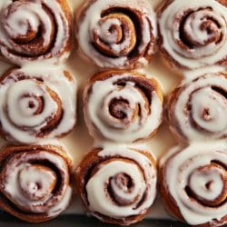 Perfectly Fluffy Cinnamon Rolls with Sweet Frosting - Easy Recipe 6 Perfectly Fluffy Cinnamon Rolls with Sweet Frosting - Easy Recipe - Cinnamon Rolls With Sweet Frosting midia