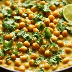 Healthy Coconut Chickpea Curry Recipe You’ll Love 6 Healthy Coconut Chickpea Curry Recipe You’ll Love - Coconut Chickpea Curry midia