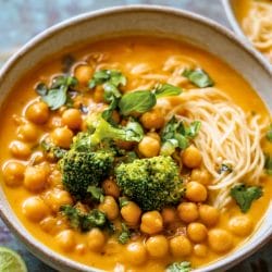 Hearty Coconut Curry Recipe with Chickpeas & Veggies 6 Hearty Coconut Curry Recipe with Chickpeas & Veggies - Coconut Curry midia