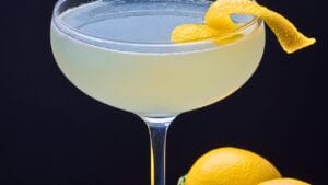 Revive Your Spirits with the Corpse Reviver Deux Cocktail 1 Revive Your Spirits with the Corpse Reviver Deux Cocktail - Corpse Reviver Deux Cocktail midia