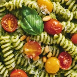 Easy Creamy Pesto Pasta That’s Actually Worth Making at Home 5 Easy Creamy Pesto Pasta That’s Actually Worth Making at Home - Creamy Pesto Pasta midia