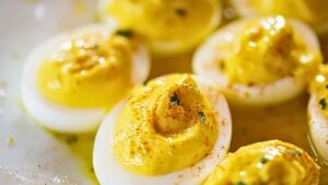 The Secret to Healthier Deviled Eggs: Add Curry Powder 1 The Secret to Healthier Deviled Eggs: Add Curry Powder - Curried Deviled Eggs midia
