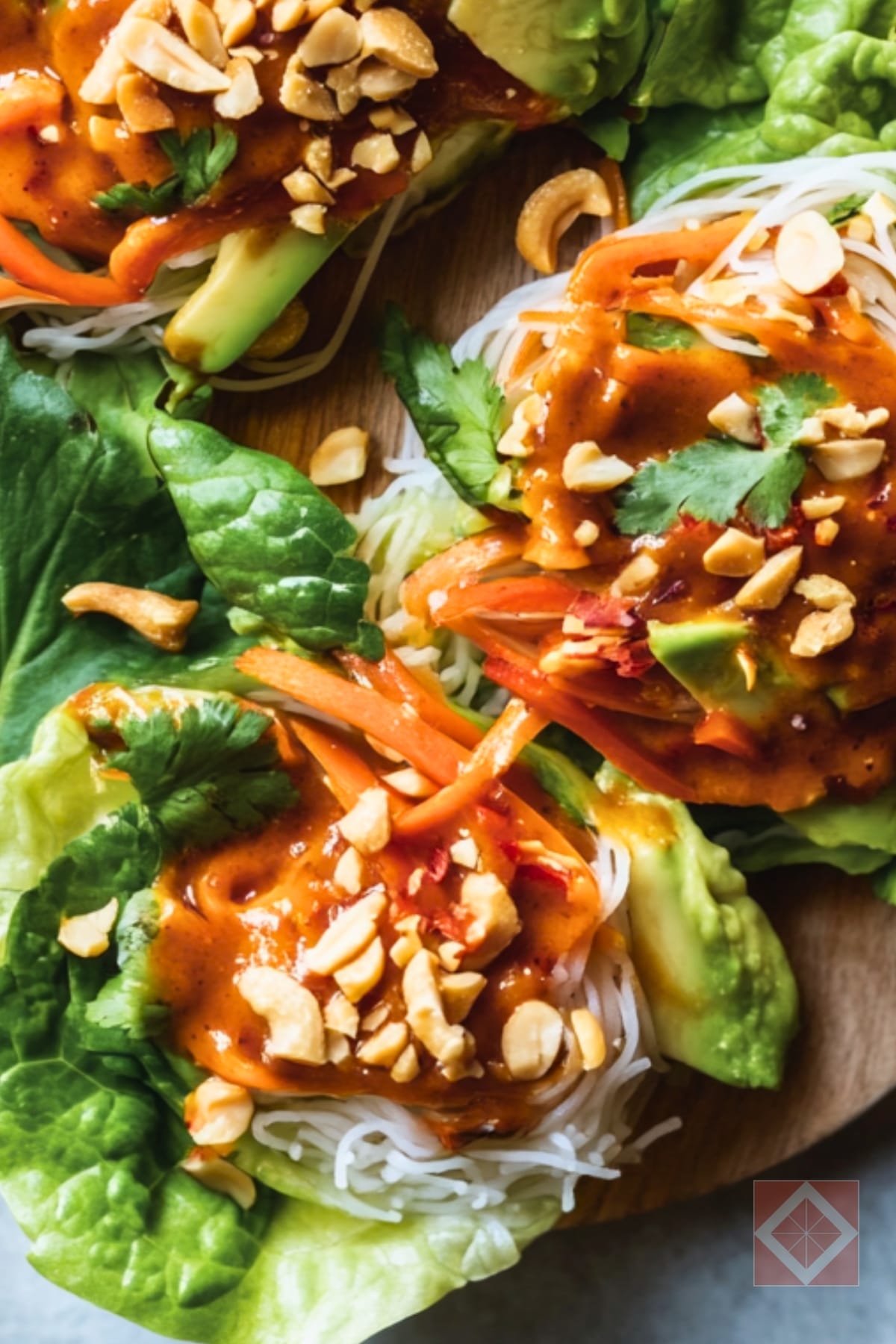 Easy Spring Roll Lettuce Wraps: A Twist on Classic Thai Flavors 4 Easy Spring Roll Lettuce Wraps: A Twist on Classic Thai Flavors - Curried Thai Spring Roll Lettuce Wraps pin 2 midia